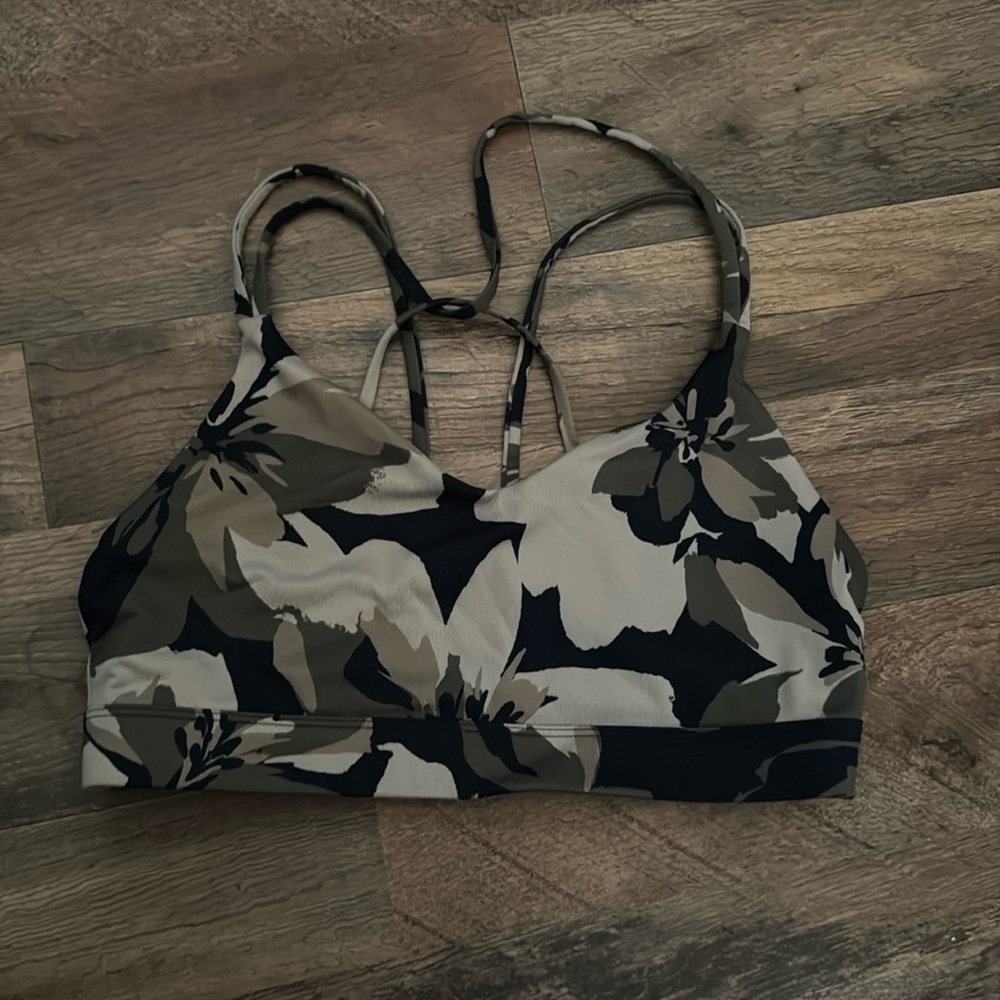 Old Navy Sports Bra Size Medium Flowers/Camo Colors